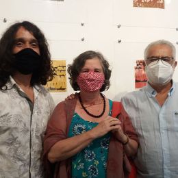 Diogo Santos, curador da mostra, Noni e Adair Rocha, diretor do Departamento Cultural da UERJ